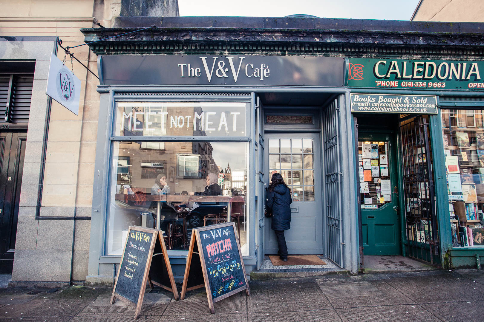 The V&V Cafe is a fully vegan cafe in the West End of Glasgow. With a range of breakfast and lunch items, a great selection vegan cakes and a varied takeaway and retail offer, the V&V Cafe Glasgow has quickly become a favourite among locals and students of the area alike!
